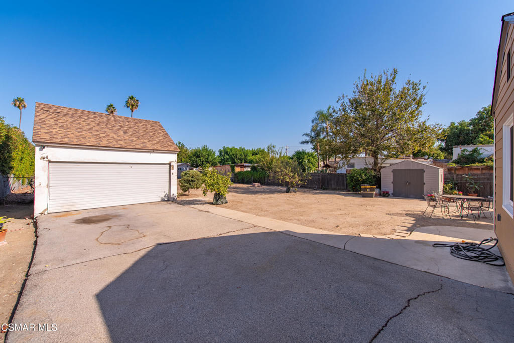 9520 Lemona Avenue Property Photo 41