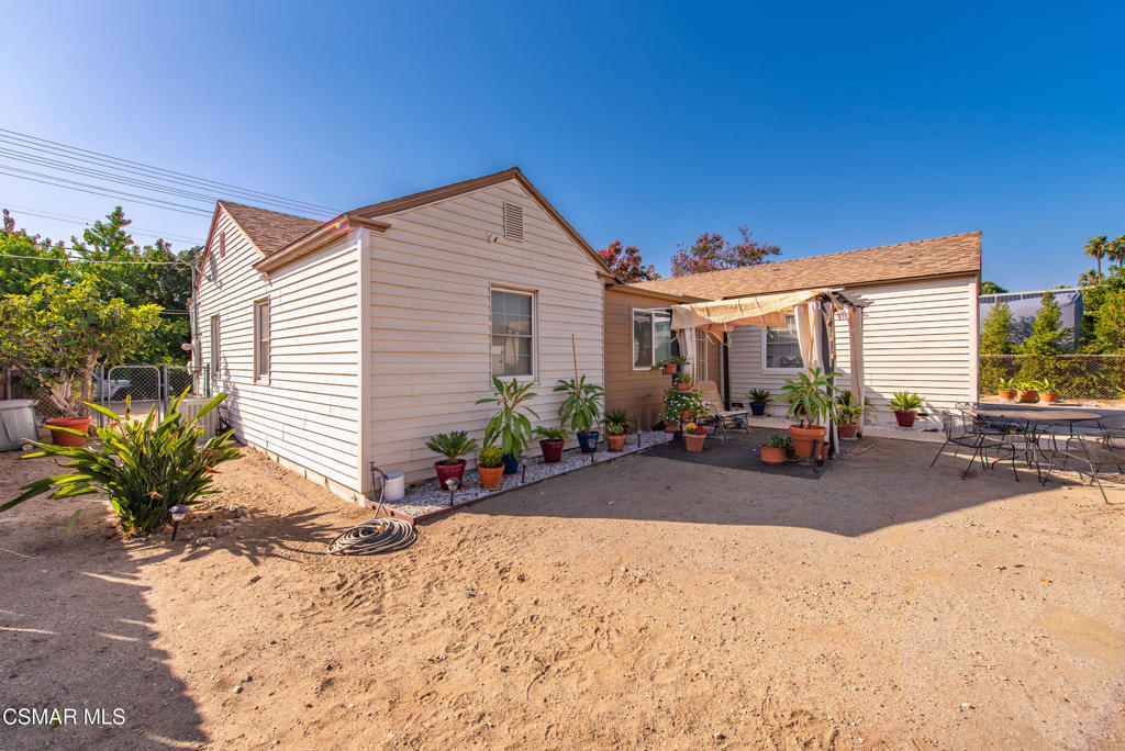 9520 Lemona Avenue Property Photo 43