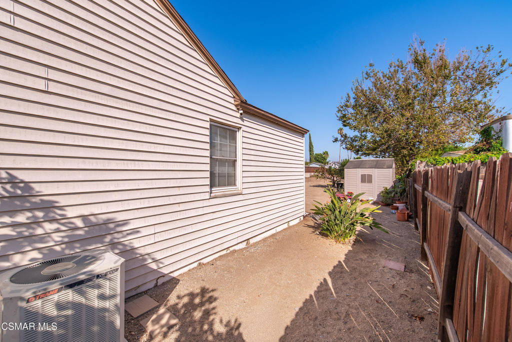 9520 Lemona Avenue Property Photo 44