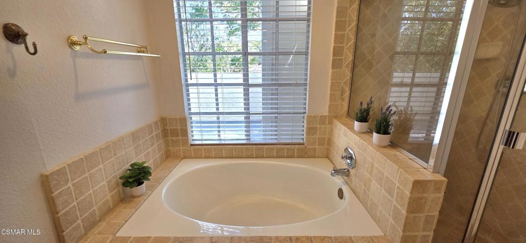 5645 Tanner Ridge Avenue Property Photo 30