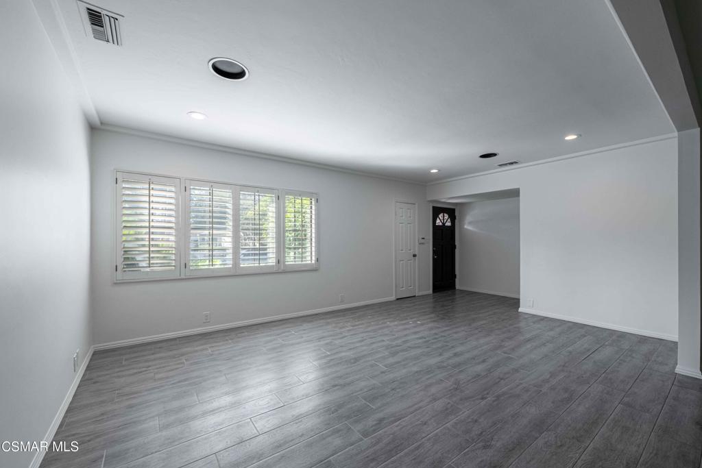 10129 Sarah Street Property Photo 12