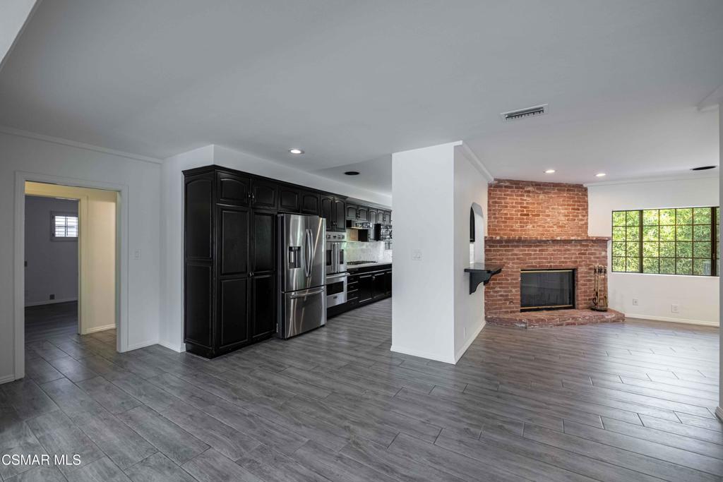 10129 Sarah Street Property Photo 15
