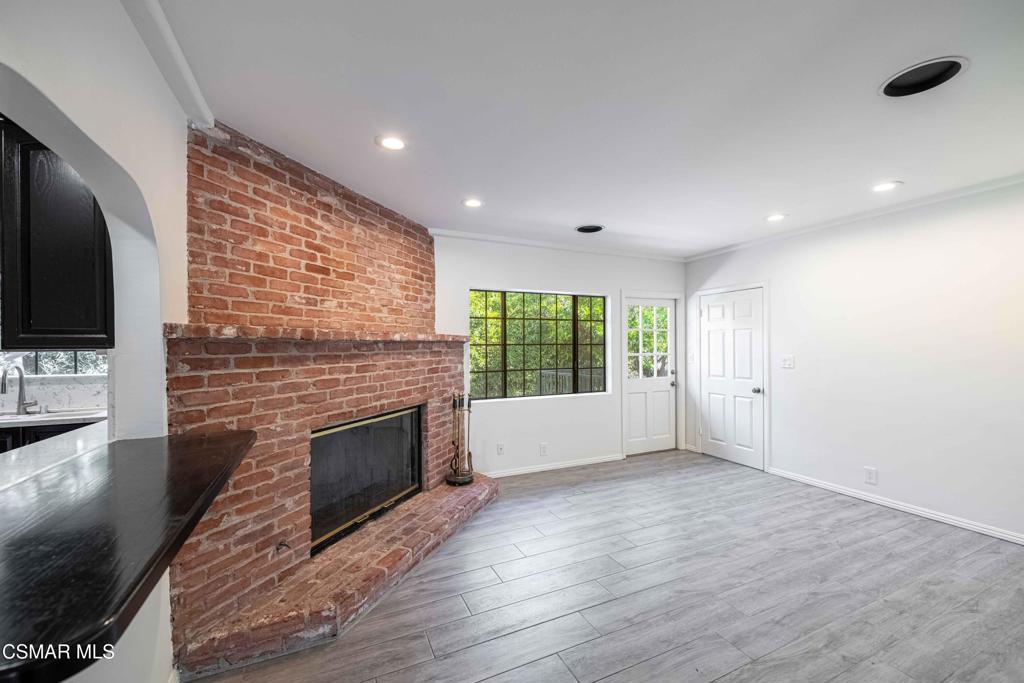 10129 Sarah Street Property Photo 17