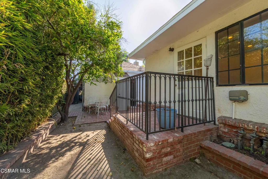 10129 Sarah Street Property Photo 48