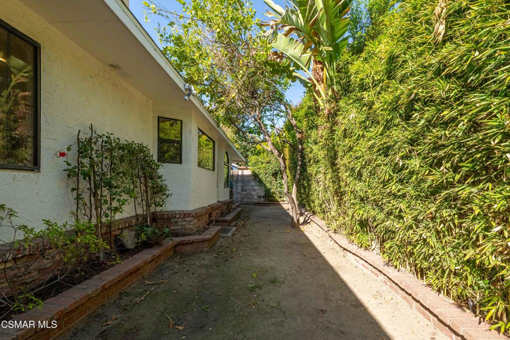 10129 Sarah Street Property Photo 50