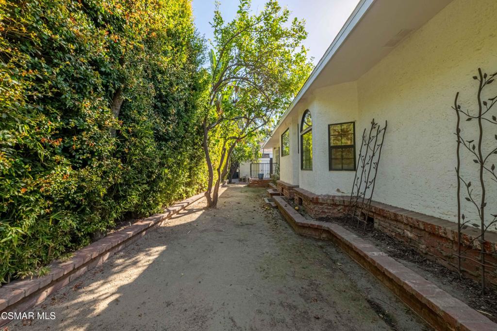 10129 Sarah Street Property Photo 51
