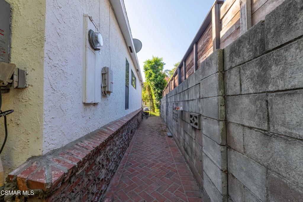 10129 Sarah Street Property Photo 52