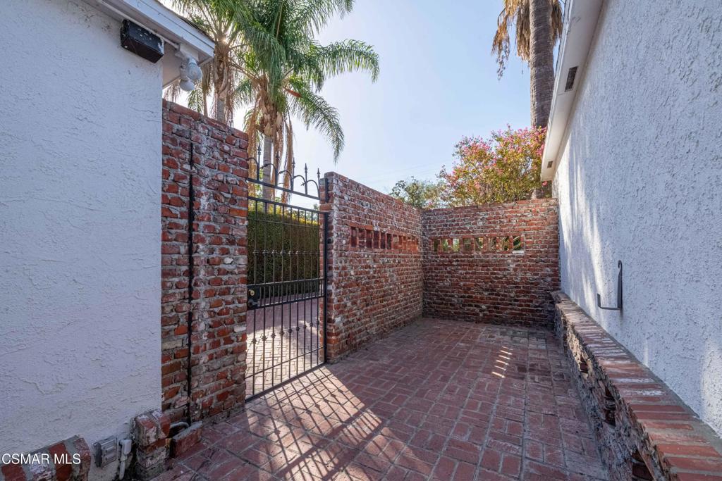 10129 Sarah Street Property Photo 55