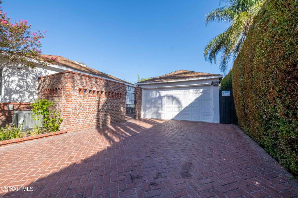 10129 Sarah Street Property Photo 56