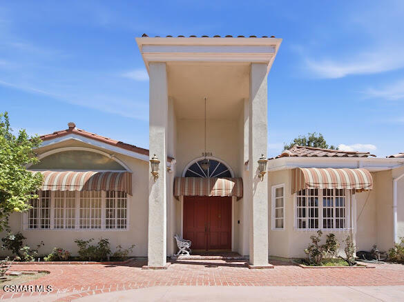 5064 Gaviota Avenue Property Photo 1
