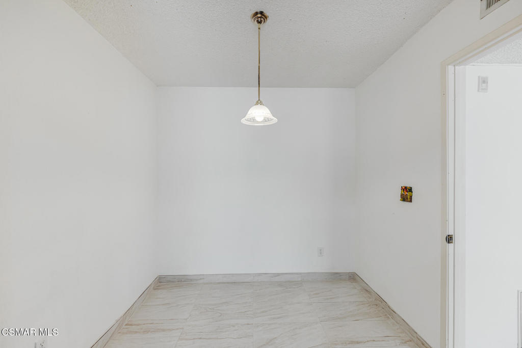 9960 Owensmouth Avenue 7 Property Photo 15