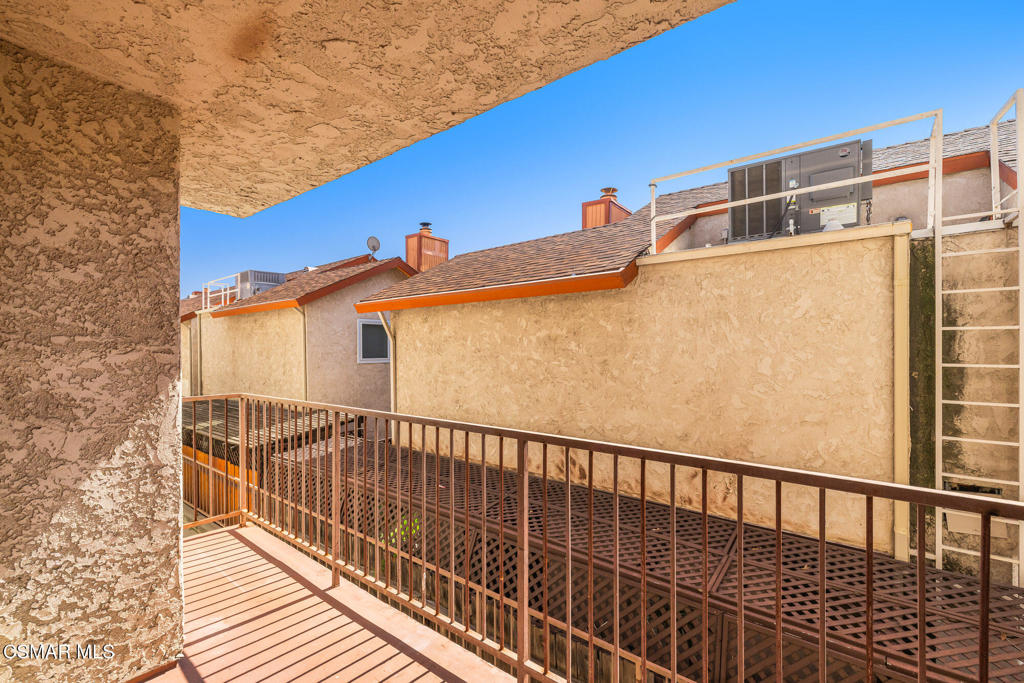 9960 Owensmouth Avenue 7 Property Photo 25