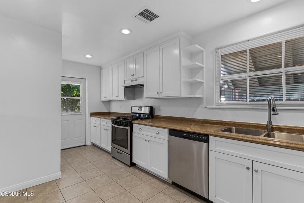 16856 Rinaldi Street Property Photo 3