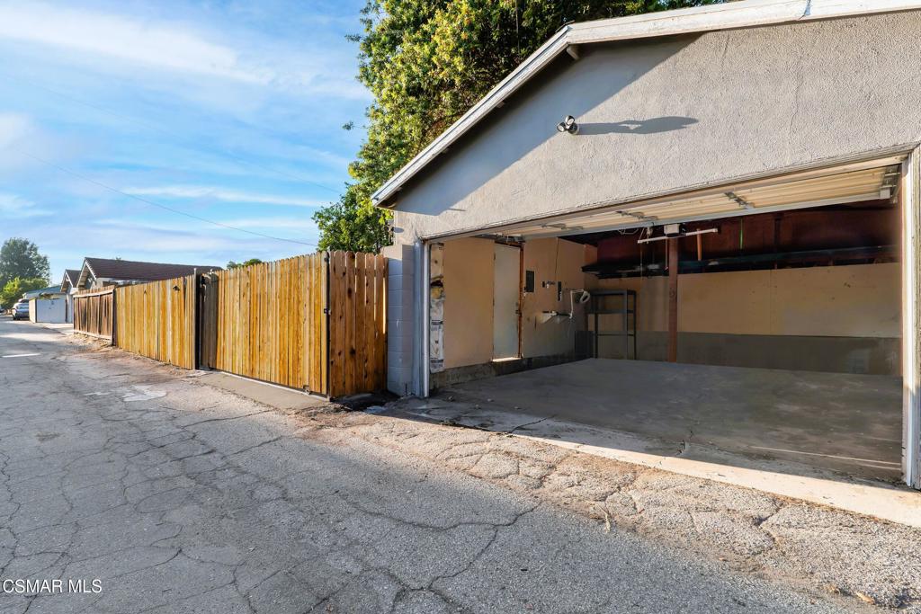 16856 Rinaldi Street Property Photo 27