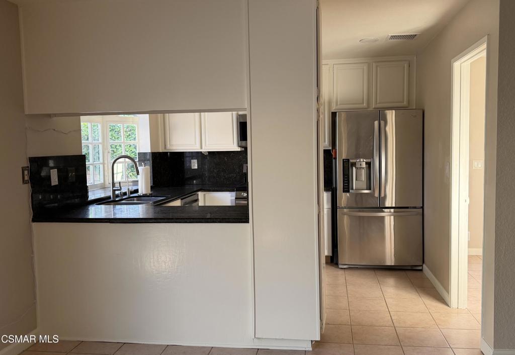 5430 Fieldcrest Drive Property Photo 3