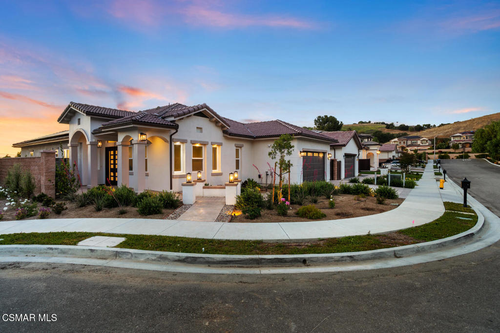 327 Toyon Court Property Photo 4