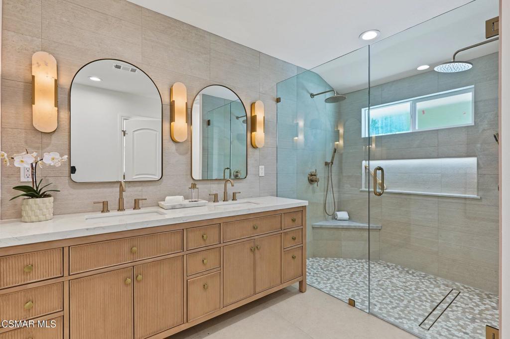 5215 Del Moreno Drive Property Photo 31