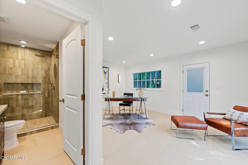 5215 Del Moreno Drive Property Photo 38