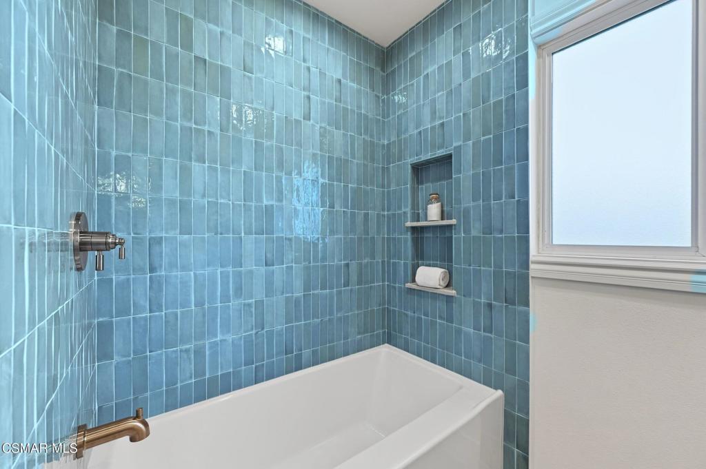 5215 Del Moreno Drive Property Photo 52