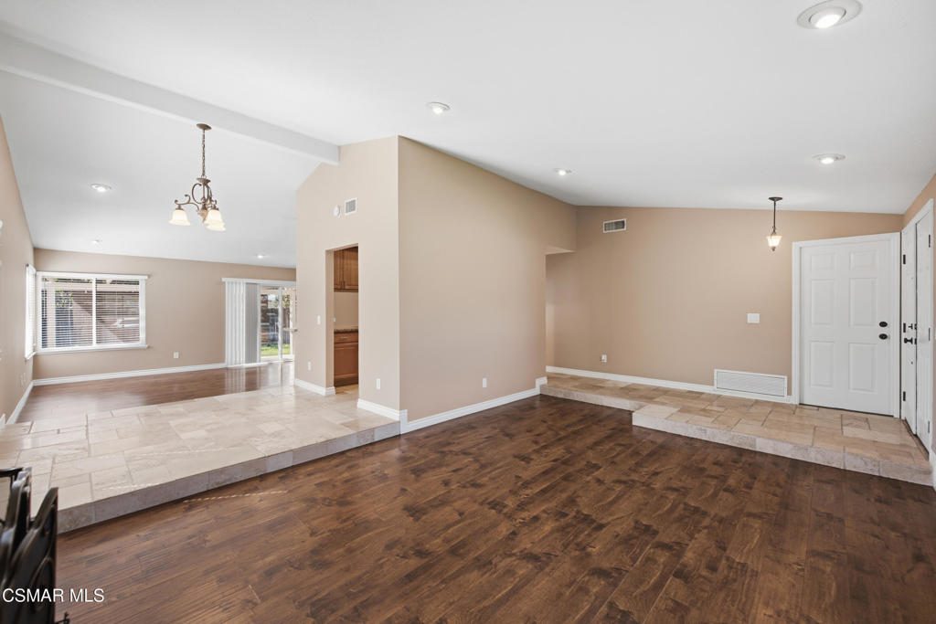 4721 Avedon Road Property Photo 6