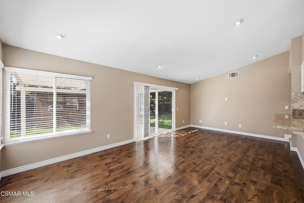 4721 Avedon Road Property Photo 11