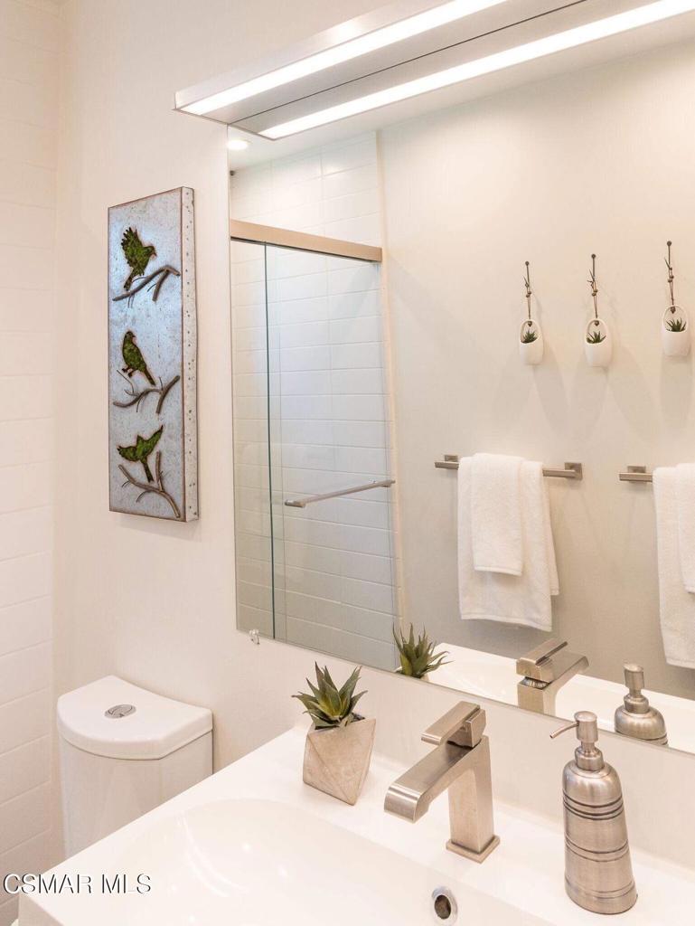 18619 Collins Street F7 Property Photo 8