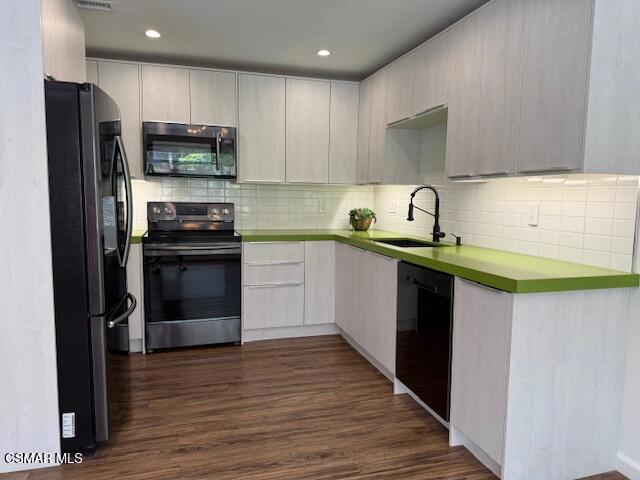 18619 Collins Street F7 Property Photo 13
