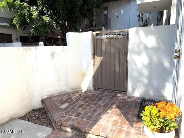 18619 Collins Street F7 Property Photo 18