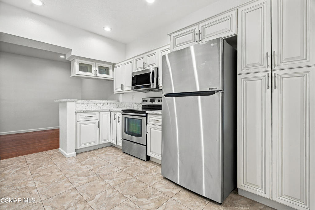 688 Indian Oak Lane 107 Property Photo 2