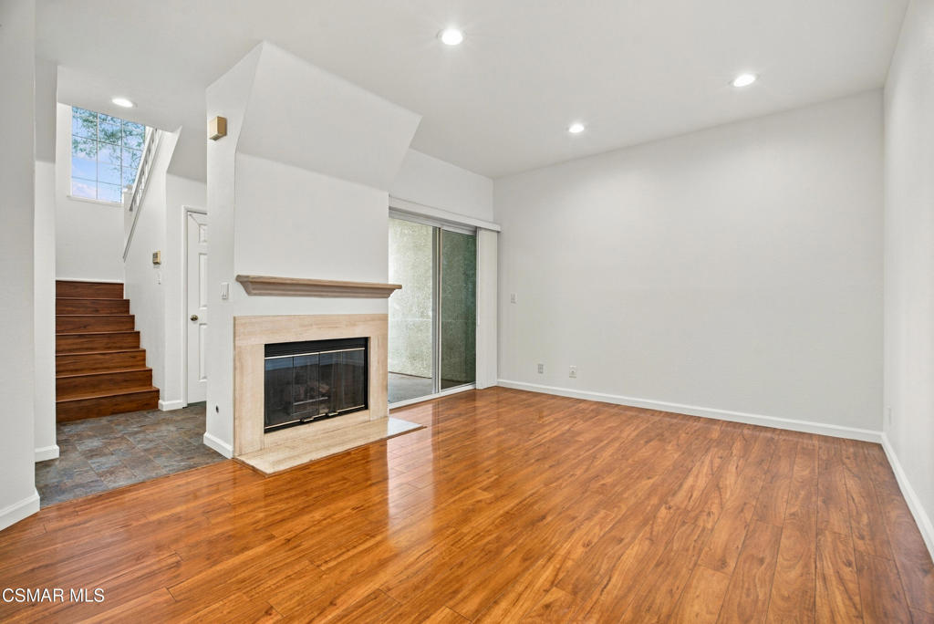 688 Indian Oak Lane 107 Property Photo 5