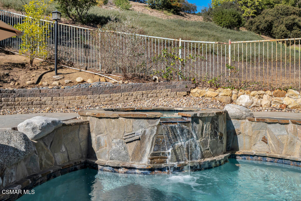 7631 Wiscasset Drive Property Photo 5