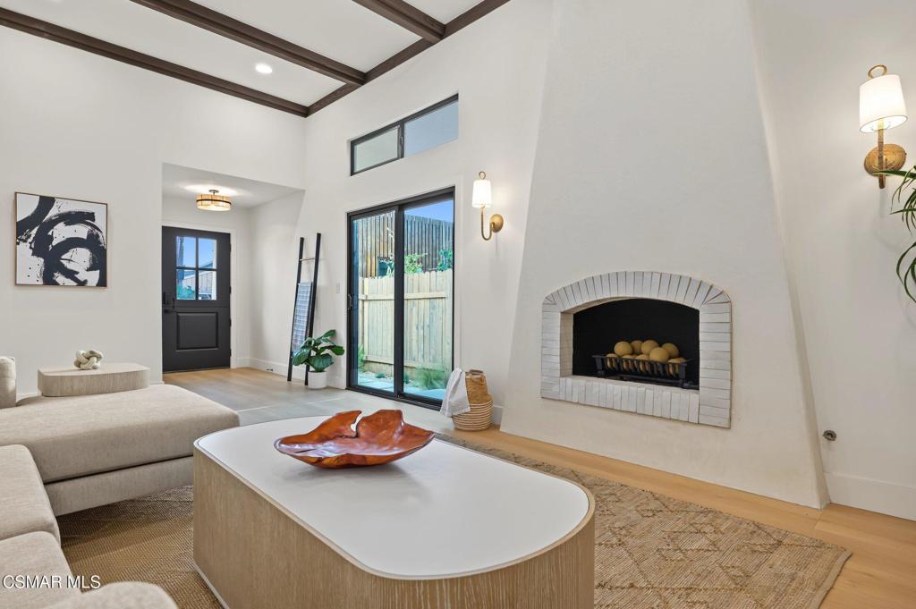 5261 Reef Way Property Photo 4