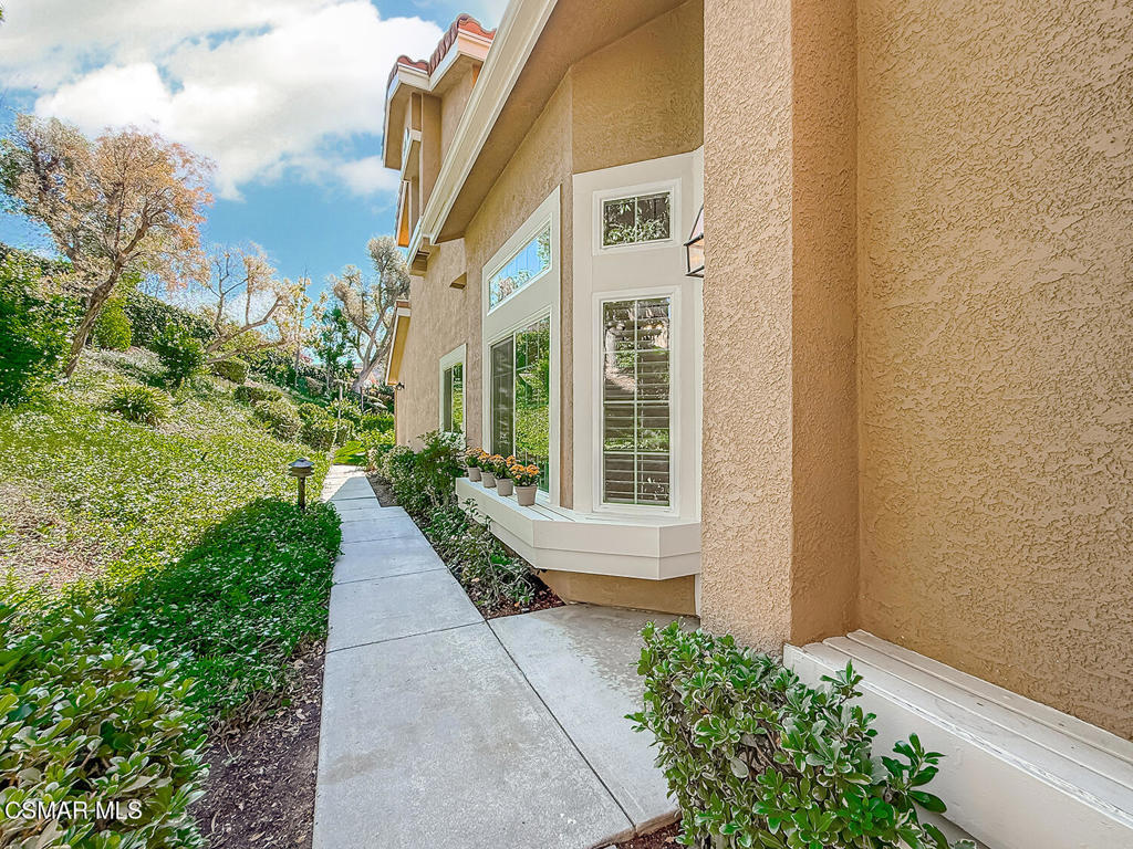 4945 Santo Drive Property Photo 4
