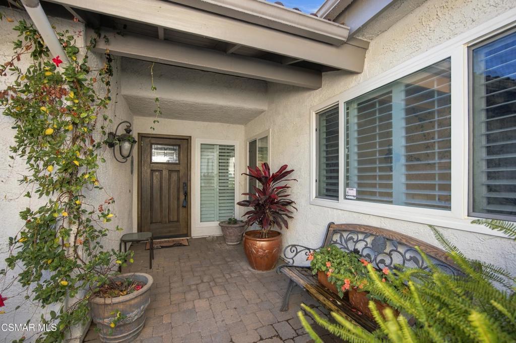 32458 Saddle Mountain Drive Property Photo 4