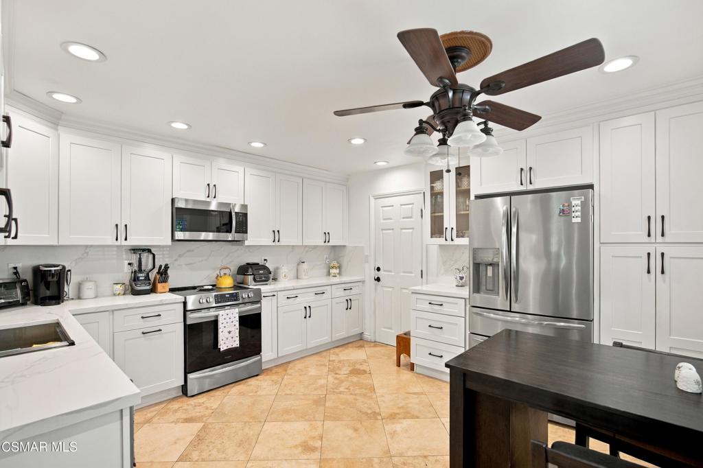 32458 Saddle Mountain Drive Property Photo 23