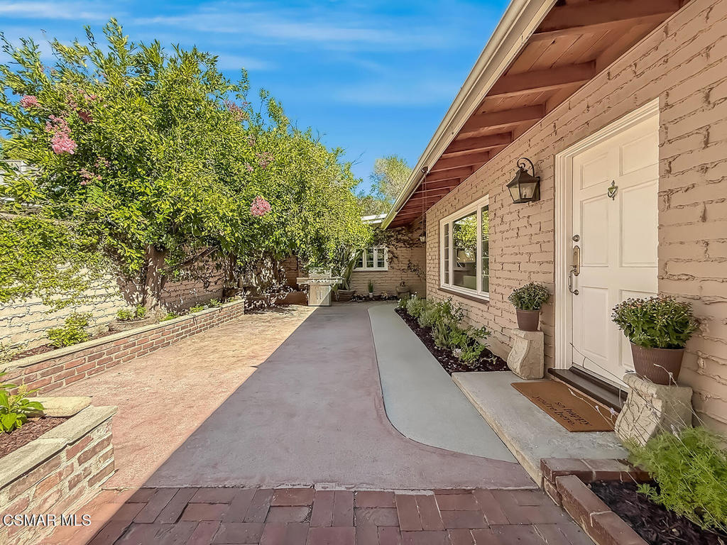 21222 Martinez Street Property Photo 2