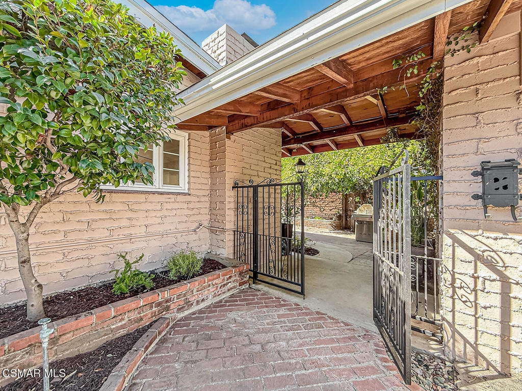 21222 Martinez Street Property Photo 5