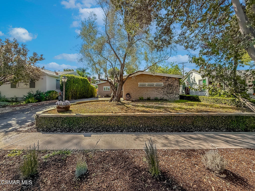 21222 Martinez Street Property Photo 6