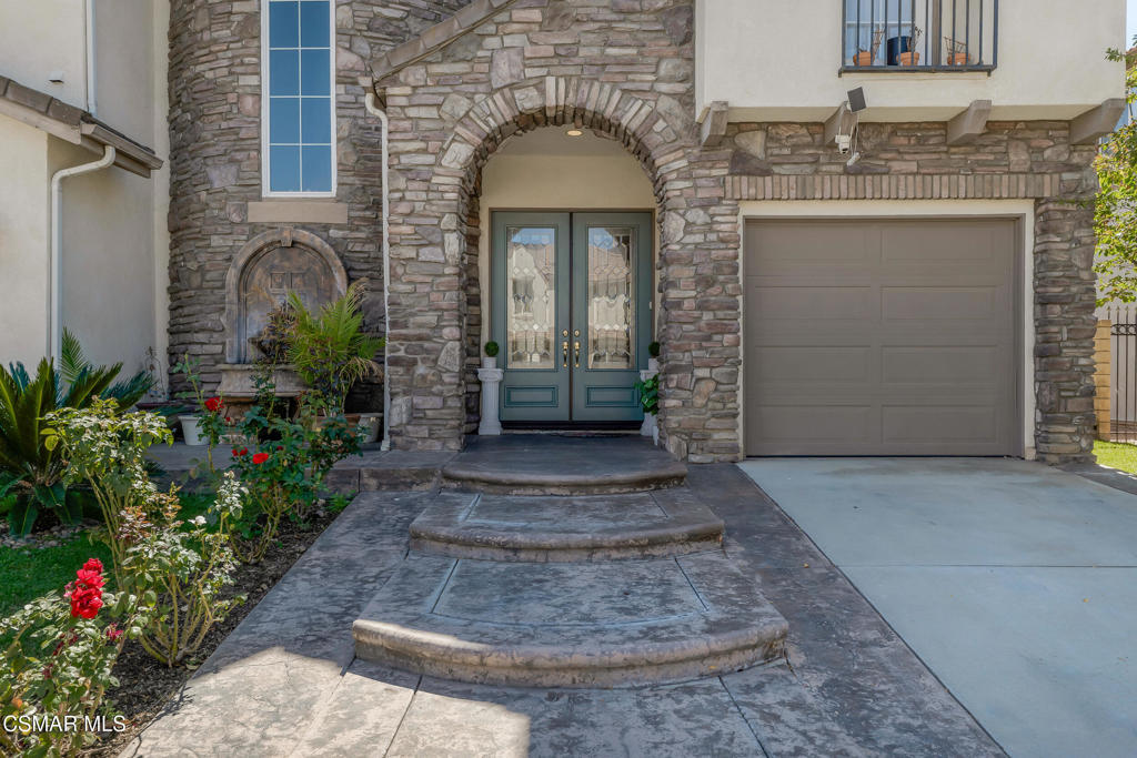 5588 California Oak Street Property Photo 3