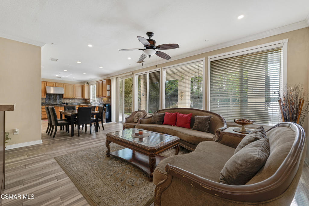 5588 California Oak Street Property Photo 14