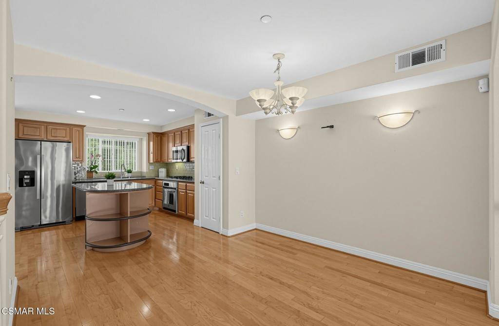 4106 W Kling Street Property Photo 6