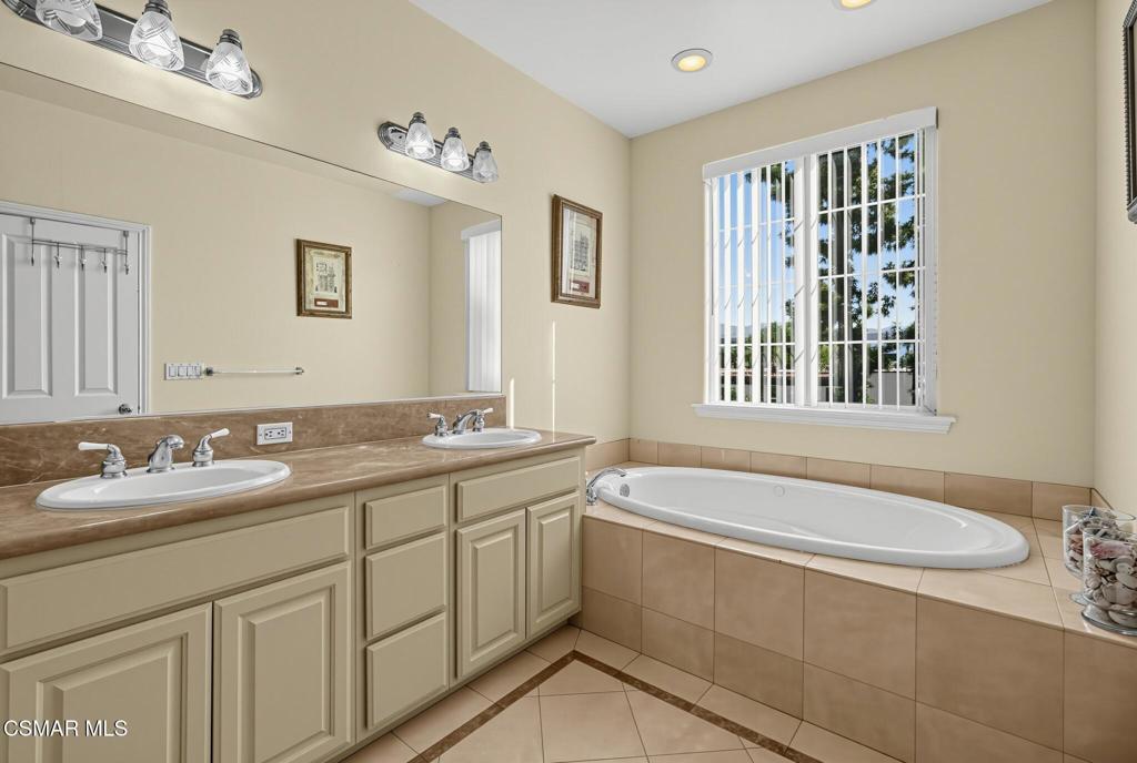 4106 W Kling Street Property Photo 26