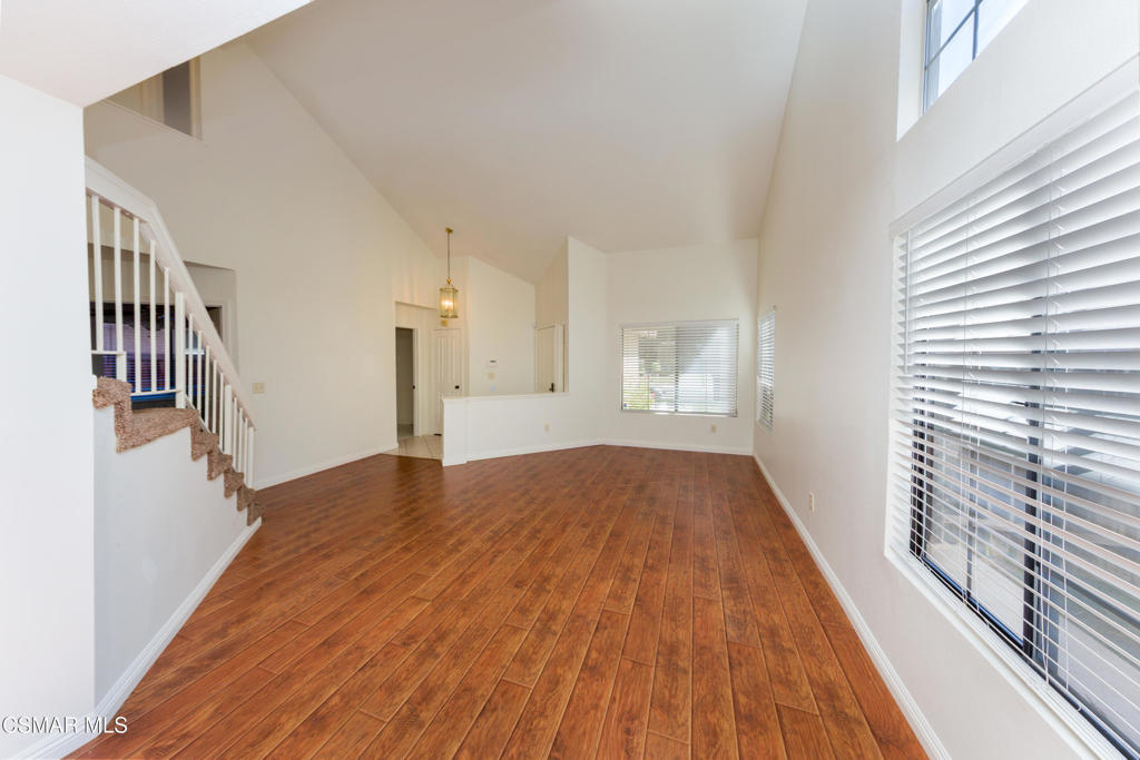 4117 Lost Springs Drive Property Photo 4