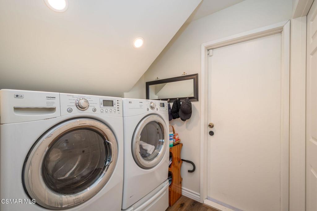 3073 Charlotte Street Property Photo 24