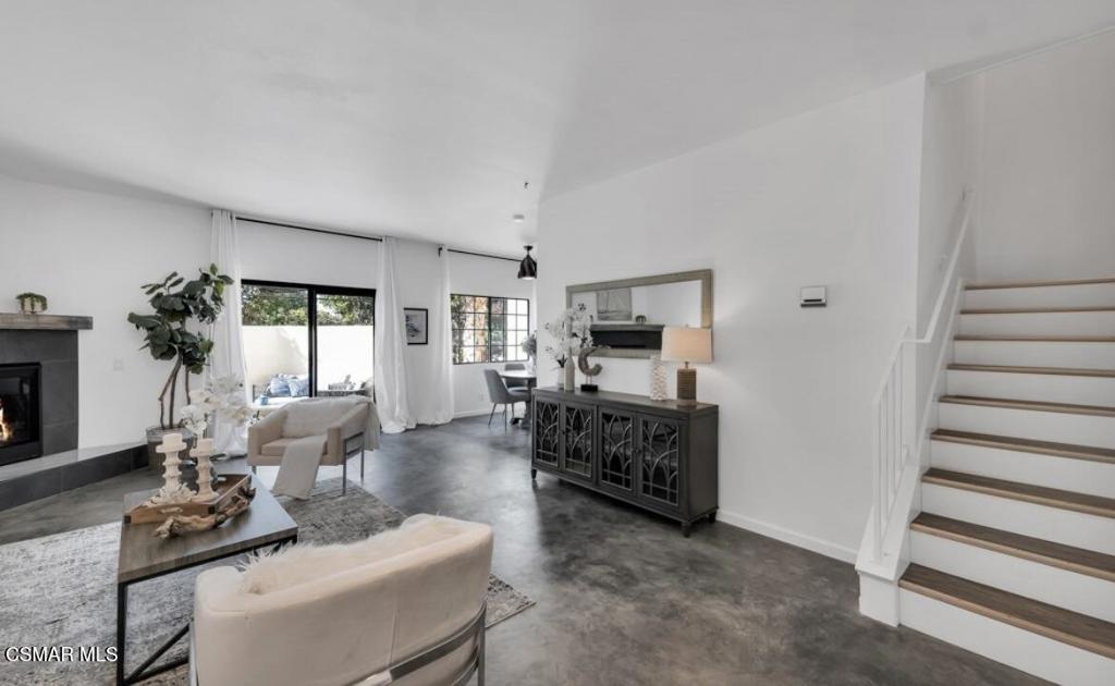 139 Courtyard Drive Property Photo 8