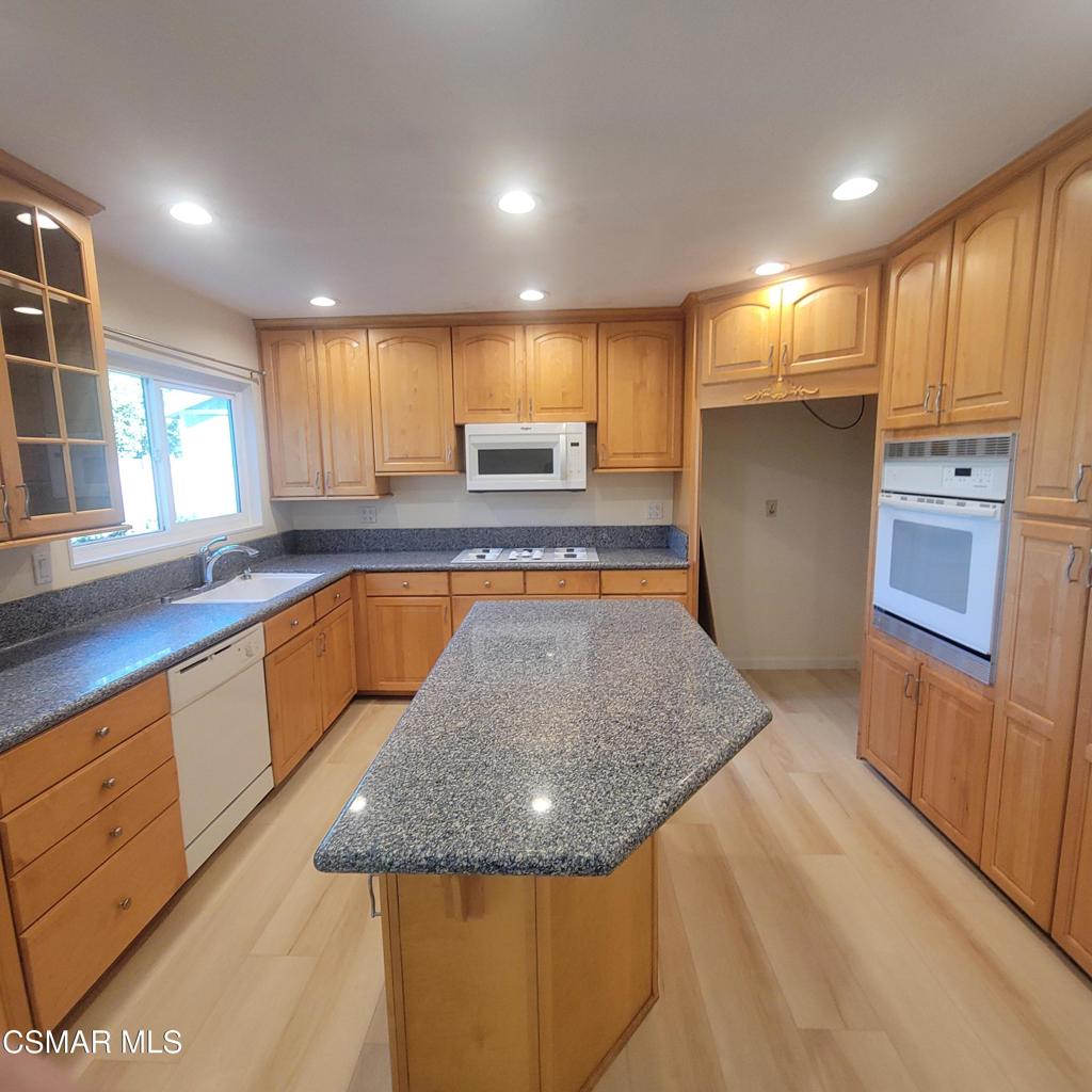 2117 Samson Avenue Property Photo 12