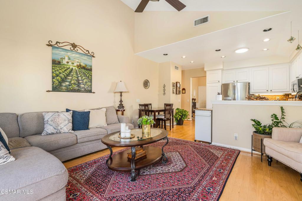 542 Timberwood Avenue Property Photo 3