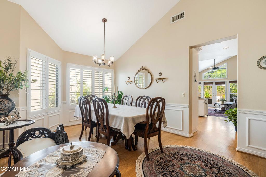 542 Timberwood Avenue Property Photo 8