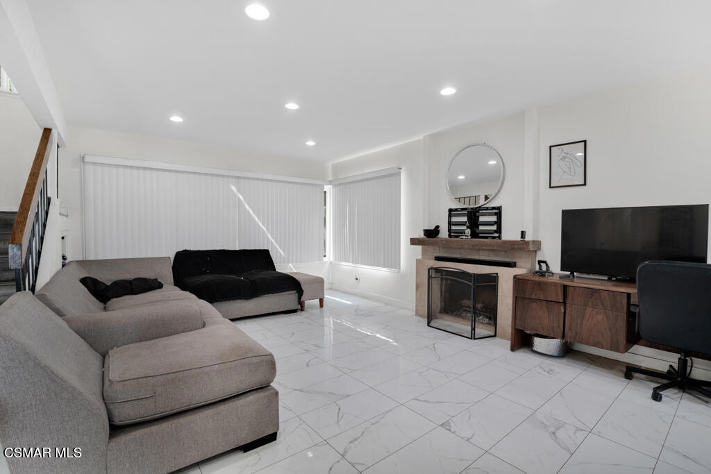 2491 N Castlemont Court Property Photo 6