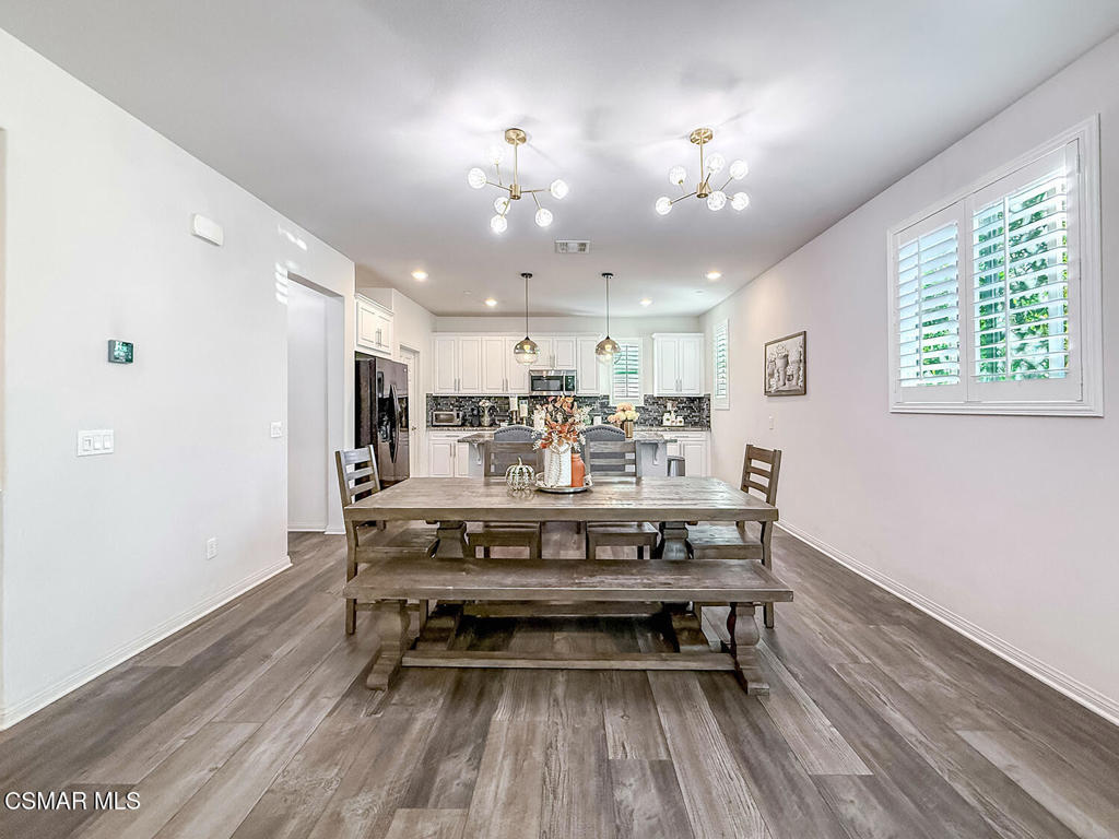 14708 Sherman Way Property Photo 9